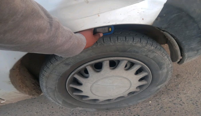 2014 Maruti Alto 800 STD, Petrol, Manual, 50,675 km, tyre