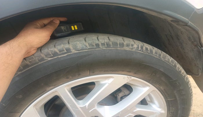 2023 Mahindra XUV300 W8 1.5 DIESEL, Diesel, Manual, 42,771 km, tyre