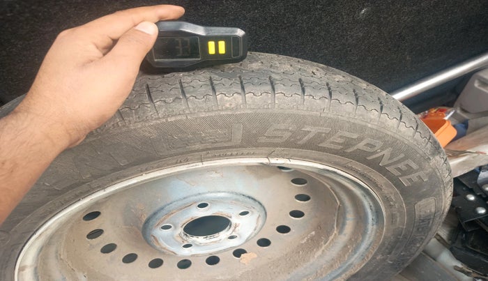 2023 Mahindra XUV300 W8 1.5 DIESEL, Diesel, Manual, 42,771 km, tyre