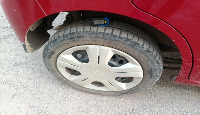 2015 Maruti Wagon R 1.0 VXI, Petrol, Manual, 17,498 km, tyre