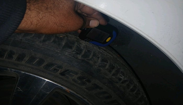 2016 Hyundai Elite i20 ASTA 1.2 (O), Petrol, Manual, 80,990 km, tyre