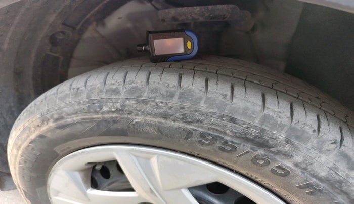 2019 Hyundai VENUE S 1.2, Petrol, Manual, 43,330 km, tyre