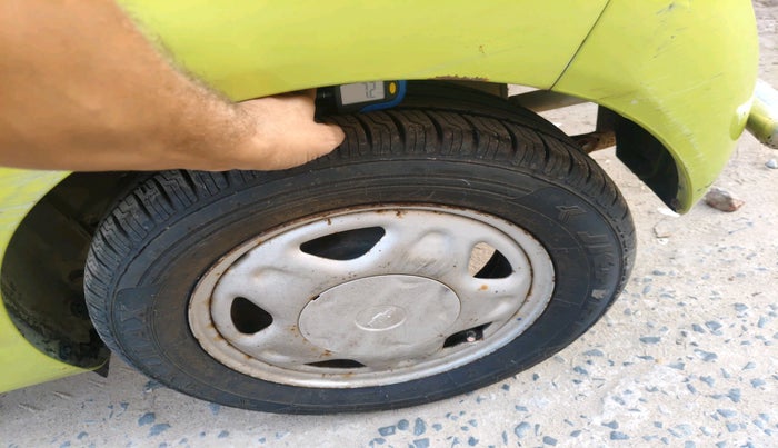 2011 Chevrolet Beat LS PETROL, Petrol, Manual, 37,772 km, tyre