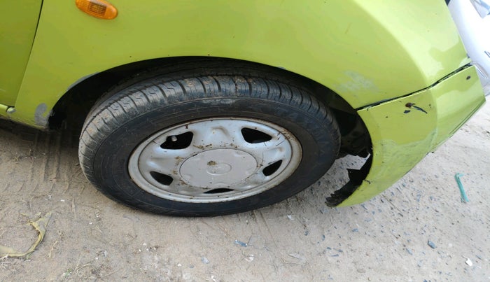 2011 Chevrolet Beat LS PETROL, Petrol, Manual, 37,772 km, tyre