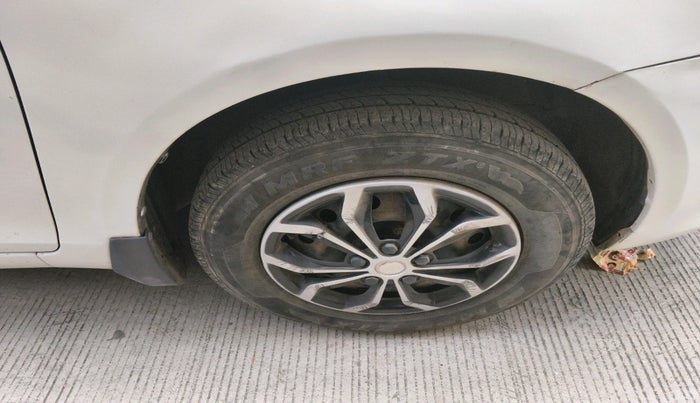 2014 Maruti Swift Dzire VXI, Petrol, Manual, 82,418 km, tyre