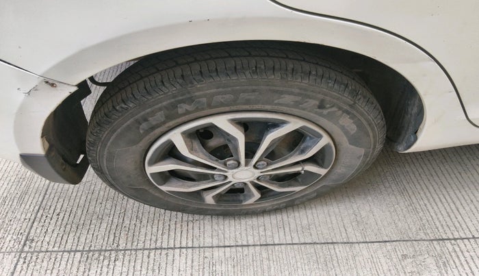 2014 Maruti Swift Dzire VXI, Petrol, Manual, 82,418 km, tyre