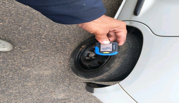 2013 Maruti Zen Estilo VXI, Petrol, Manual, 56,962 km, tyre