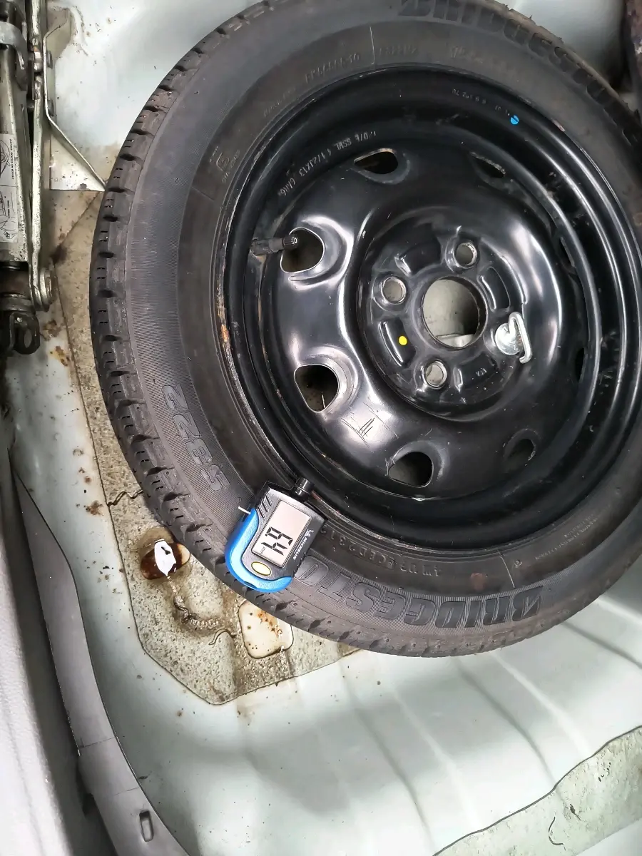 2013 Maruti Zen Estilo VXI, Petrol, Manual, 56,962 km, tyre