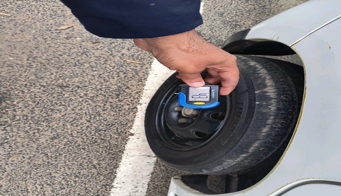 2013 Maruti Zen Estilo VXI, Petrol, Manual, 56,962 km, tyre