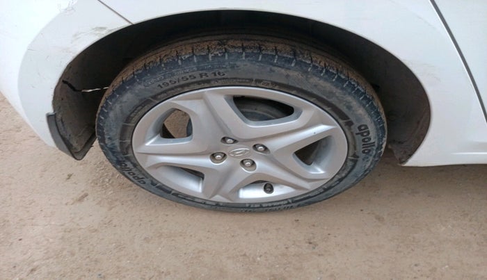 2017 Hyundai Elite i20 ASTA 1.2, Petrol, Manual, 46,740 km, tyre