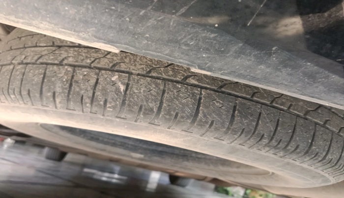 2022 KIA CARENS LUXURY 1.5 DIESEL 7 STR, Diesel, Manual, 1,04,000 km, tyre