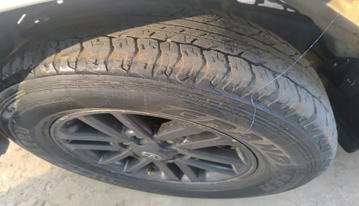 2015 Toyota Fortuner 3.0 4X2 MT, Diesel, Manual, 1,06,578 km, tyre