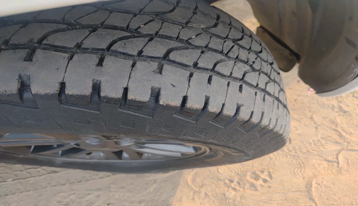 2015 Toyota Fortuner 3.0 4X2 MT, Diesel, Manual, 1,06,578 km, tyre