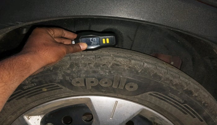 2024 Mahindra XUV 3XO MX3 1.5 Turbo Diesel, Diesel, Manual, 23,970 km, tyre