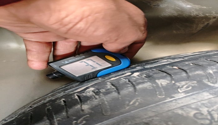 2022 Maruti BREZZA VXI SMART HYBRID, Petrol, Manual, 73,897 km, tyre