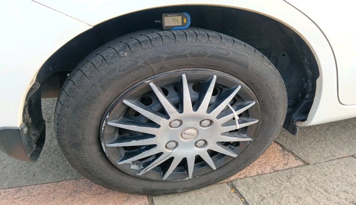 2013 Honda Amaze 1.5L I-DTEC S, Diesel, Manual, 1,07,050 km, tyre