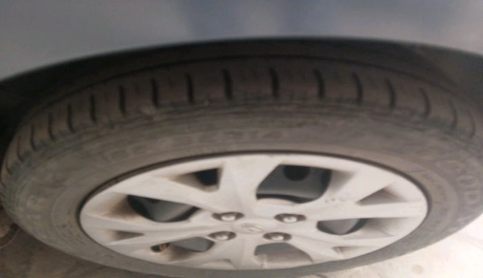 2014 Hyundai Grand i10 SPORTZ 1.2 KAPPA VTVT, Petrol, Manual, 75,999 km, tyre