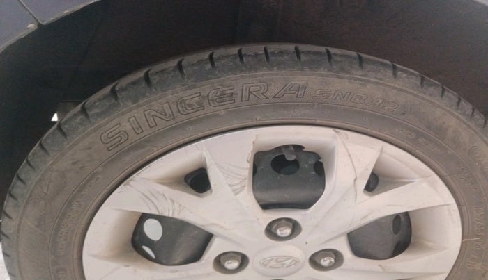 2014 Hyundai Grand i10 SPORTZ 1.2 KAPPA VTVT, Petrol, Manual, 75,999 km, tyre