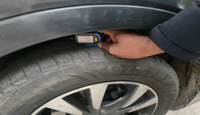 2017 Maruti S Cross ZETA 1.3, Diesel, Manual, 1,50,946 km, tyre