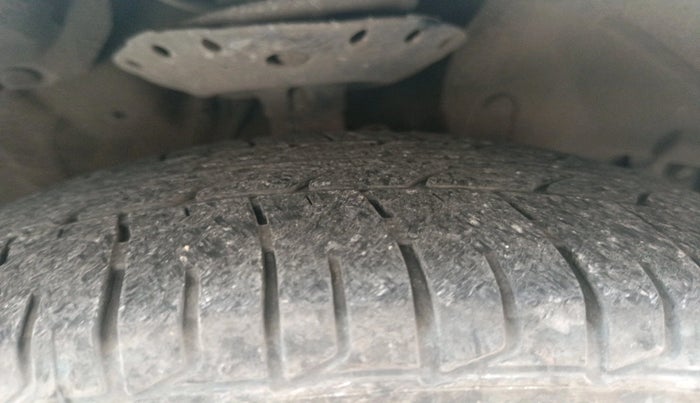 2015 Honda Jazz 1.2L I-VTEC V AT, Petrol, Automatic, 1,93,553 km, tyre