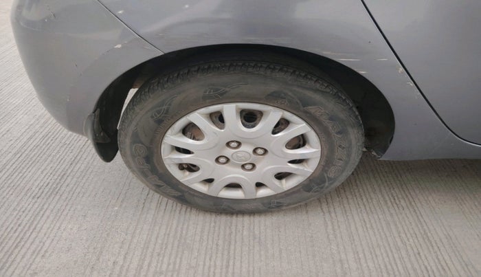 2010 Hyundai i20 MAGNA 1.4 CRDI, Diesel, Manual, 1,49,033 km, tyre