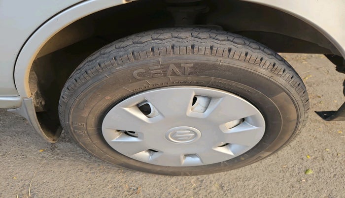 2018 Maruti Eeco 5 STR WITH A/C+HTR CNG, Petrol, Manual, 67,378 km, tyre