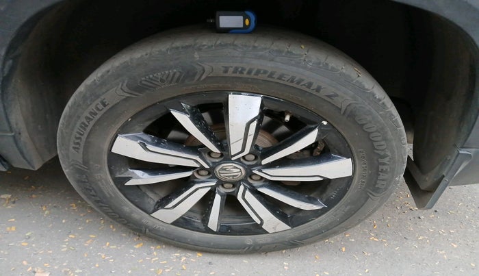 2019 MG HECTOR SHARP 2.0 DIESEL, Diesel, Manual, 1,08,751 km, tyre