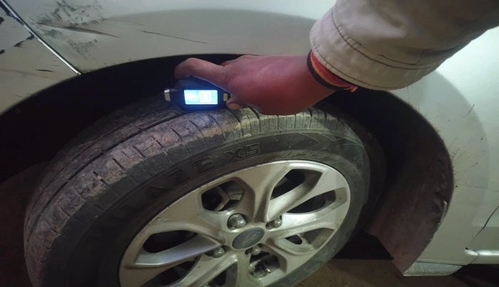 2017 Ford Figo Aspire TITANIUM 1.2 PETROL, Petrol, Manual, 1,21,171 km, tyre