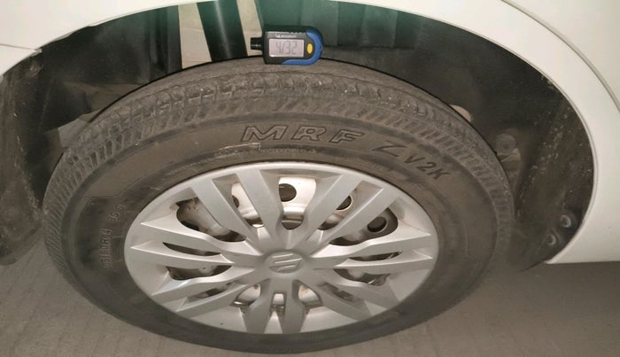 2018 Maruti Dzire LXI, Petrol, Manual, 31,071 km, tyre