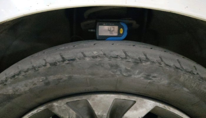 2020 Tata Tiago XZA PETROL, Petrol, Automatic, 1,38,612 km, tyre