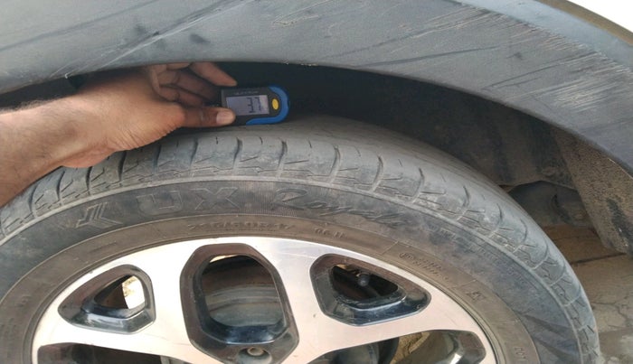 2017 Renault Captur RXT DIESEL DUAL TONE, Diesel, Manual, 1,60,192 km, tyre