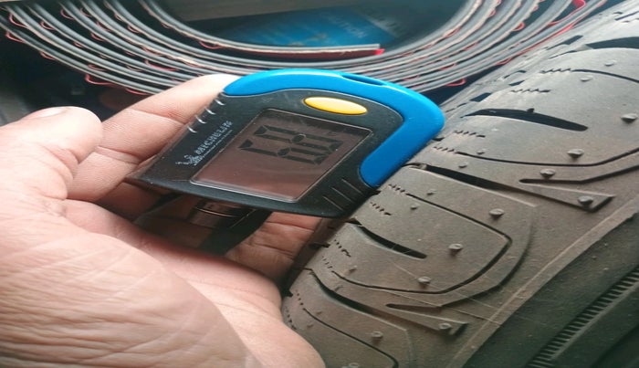 2018 Jeep Compass LONGITUDE (O) 2.0 DIESEL, Diesel, Manual, 1,45,703 km, tyre