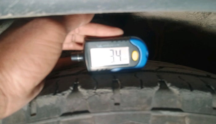 2018 Jeep Compass LONGITUDE (O) 2.0 DIESEL, Diesel, Manual, 1,45,703 km, tyre