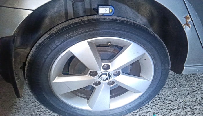 2017 Skoda Rapid AMBITION 1.5 TDI, Diesel, Manual, 1,32,861 km, tyre