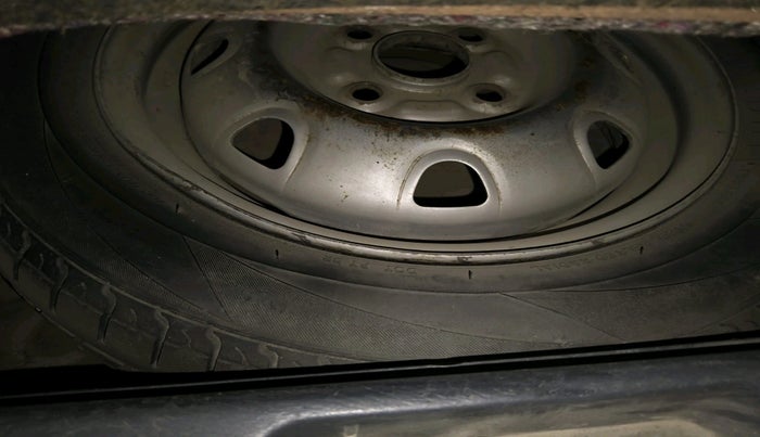 2010 Maruti Wagon R LXI MINOR, Petrol, Manual, 1,23,241 km, tyre