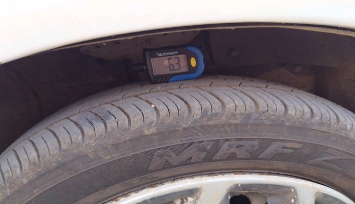 2013 Honda Brio E MT, Petrol, Manual, 1,02,100 km, tyre