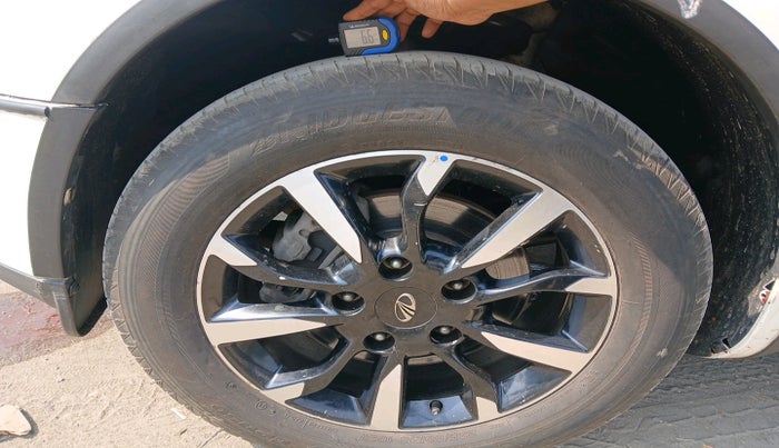 2019 Mahindra XUV500 W11, Diesel, Manual, 83,192 km, tyre