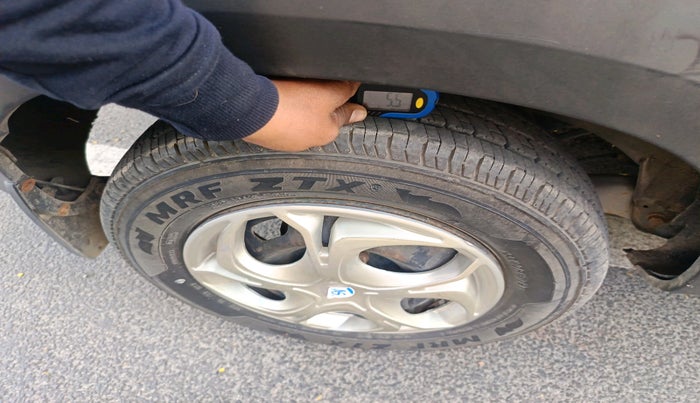 2016 Renault Kwid RXT EDITION, Petrol, Manual, 56,219 km, tyre