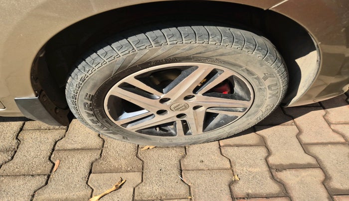 2015 Maruti Ertiga VXI CNG, CNG, Manual, 1,75,000 km, tyre