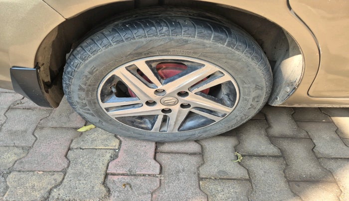 2015 Maruti Ertiga VXI CNG, CNG, Manual, 1,75,000 km, tyre