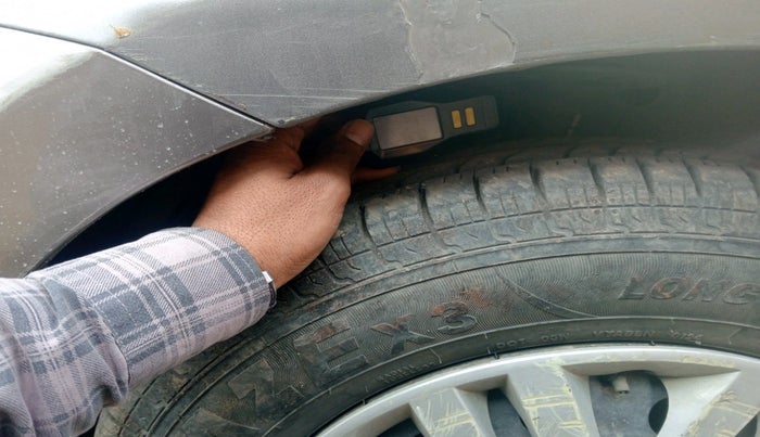 2017 Maruti Dzire VDI, Diesel, Manual, 1,63,848 km, tyre