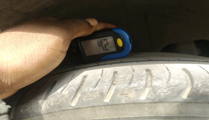 2020 Mahindra XUV300 W8 (O) 1.5 DIESEL AMT, Diesel, Automatic, 46,890 km, tyre