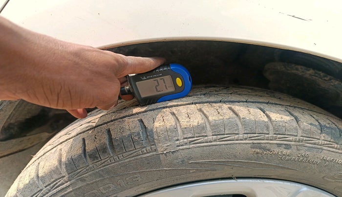 2018 Hyundai Eon MAGNA +, Petrol, Manual, 20,602 km, tyre