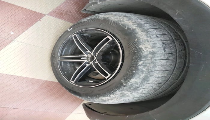 2017 Hyundai Creta E PLUS 1.4 DIESEL, Diesel, Manual, 63,996 km, tyre