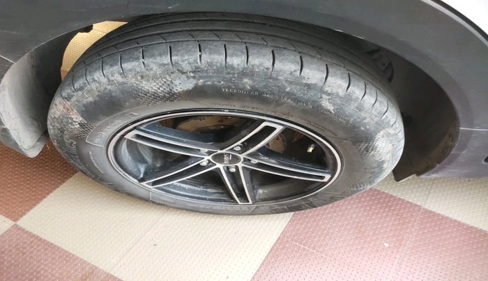 2017 Hyundai Creta E PLUS 1.4 DIESEL, Diesel, Manual, 63,996 km, tyre