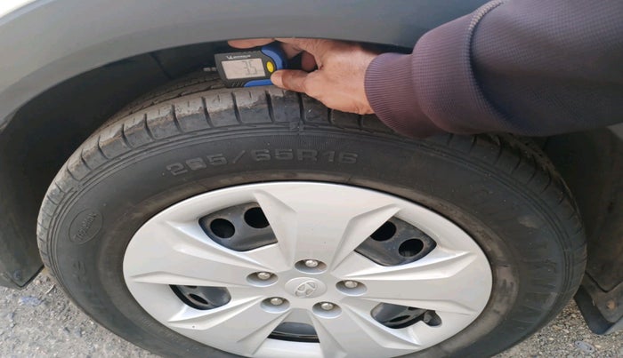 2019 Hyundai Creta E PLUS 1.6 PETROL, Petrol, Manual, 26,726 km, tyre