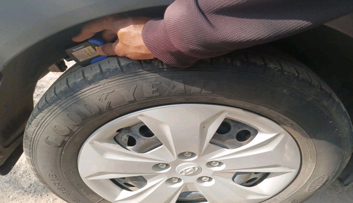 2019 Hyundai Creta E PLUS 1.6 PETROL, Petrol, Manual, 26,726 km, tyre