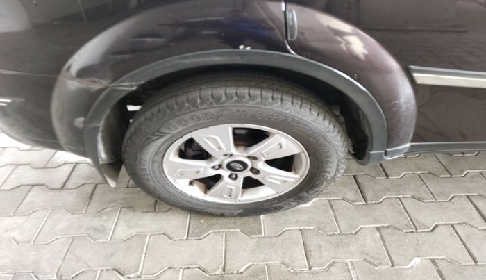 2014 Mahindra XUV500 W8, Diesel, Manual, 1,04,074 km, tyre