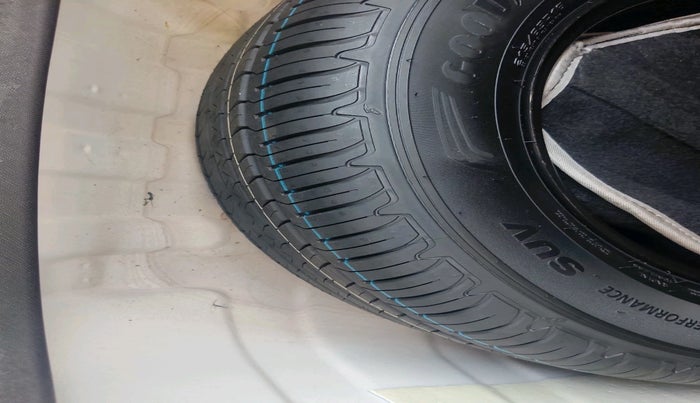 2024 Tata Curvv Pure Plus 1.2 Petrol 7DCA, Petrol, Automatic, 14,575 km, tyre