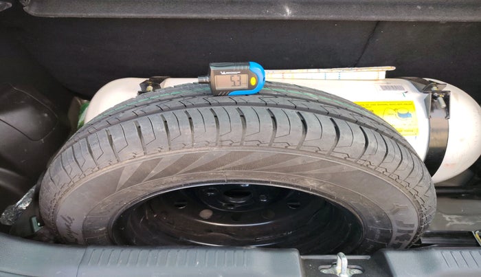 2024 Maruti Swift ZXI CNG, Petrol, Manual, 40,067 km, tyre